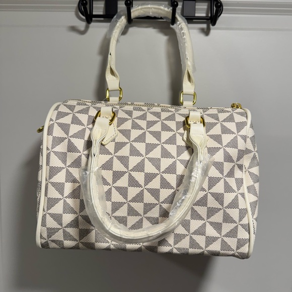 Francesca's Collections Cream and Gray Patterned Satchel - Picture 2 of 9